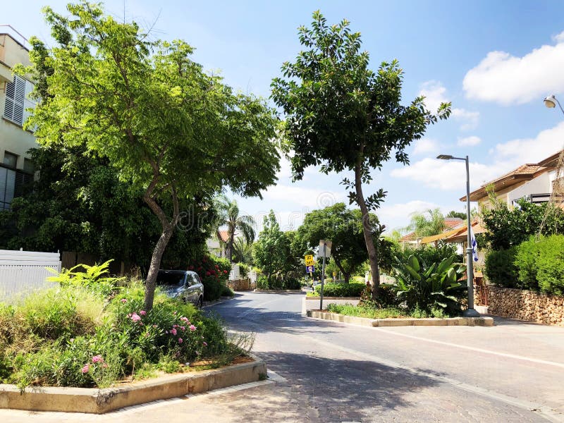 RISHON LE ZION, ΙΣΡΑΉΛ 207 Οκτωβρίου 2019: Κτίρια, εργοστάσια και δρόμοι στο Rishon Le Zion, Ισραήλ στοκ φωτογραφία