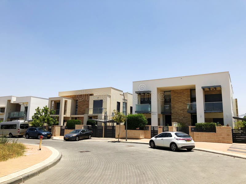 RISHON LE ZION, ΙΣΡΑΉΛ 207 Οκτωβρίου 2019: Σύγχρονα ιδιωτικά σπίτια στο Rishon Le Zion, Ισραήλ στοκ εικόνα με δικαίωμα ελεύθερης χρήσης