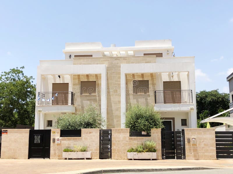 RISHON LE ZION, ΙΣΡΑΉΛ 207 Οκτωβρίου 2019: Σύγχρονο ιδιωτικό σπίτι στο Rishon Le Zion, Ισραήλ στοκ φωτογραφία με δικαίωμα ελεύθερης χρήσης