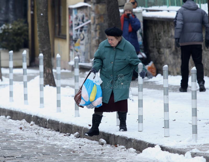 Risk of slipping when walking on icy street