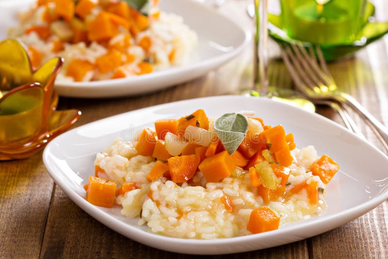 Risotto vegano com abóbora cabotiá foto de stock