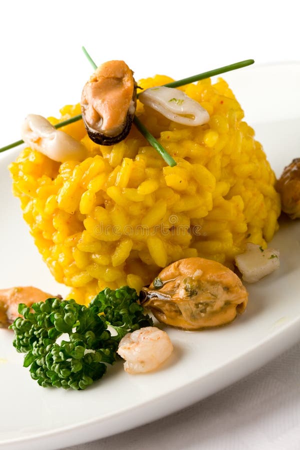 Risotto Con Zafferano E Frutti Di Mare Immagine Stock Immagine di