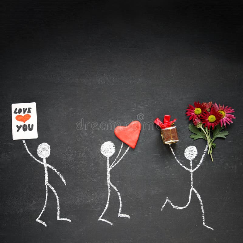 Risque homens do desenho com o ramalhete das flores, coração vermelho grande e ame-o cartaz no fundo do quadro com espaço da cópi imagens de stock royalty free Risque homens do desenho com o ramalhete das flores, coração vermelho grande e ame-o cartaz no fundo do quadro com espaço da cópi imagens de stock royalty free