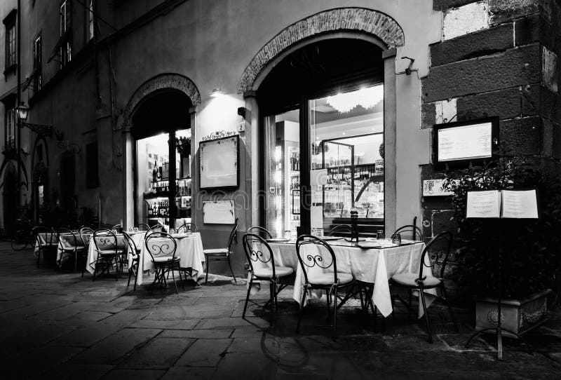 Ristorante italiano a Lucca, Italia immagine stock Ristorante italiano a Lucca, Italia immagine stock