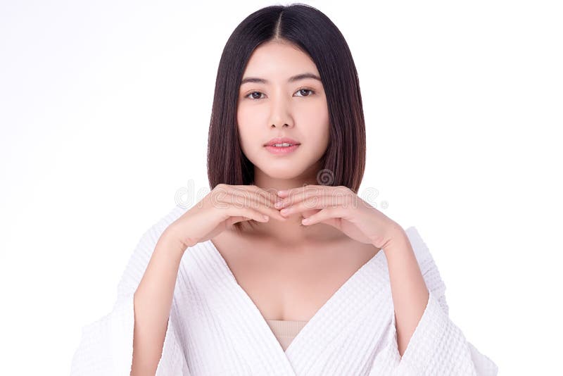 Ritratto, bella ragazza asiatica, pulisce il concetto di pelle nuda La bellezza asiatica si scontra con la nudità e il benessere fotografie stock libere da diritti Ritratto, bella ragazza asiatica, pulisce il concetto di pelle nuda La bellezza asiatica si scontra con la nudità e il benessere fotografie stock libere da diritti