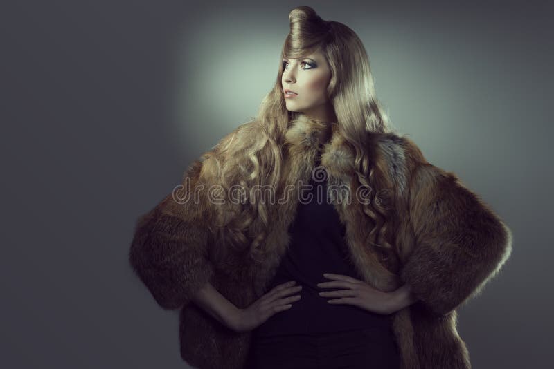 Ritratto di moda creativo di una ragazza bionda fotografia stock libera da diritti