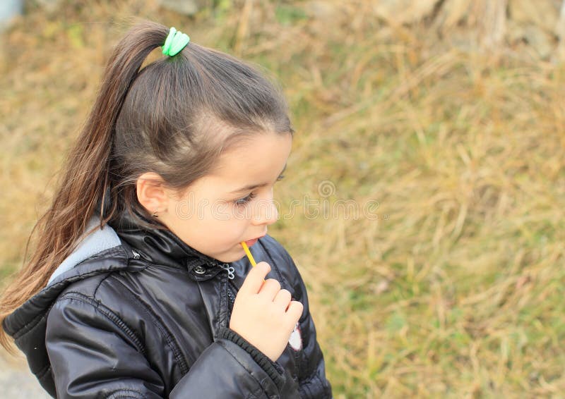 Ritratto della bambina fotografia stock libera da diritti Ritratto della bambina fotografia stock libera da diritti