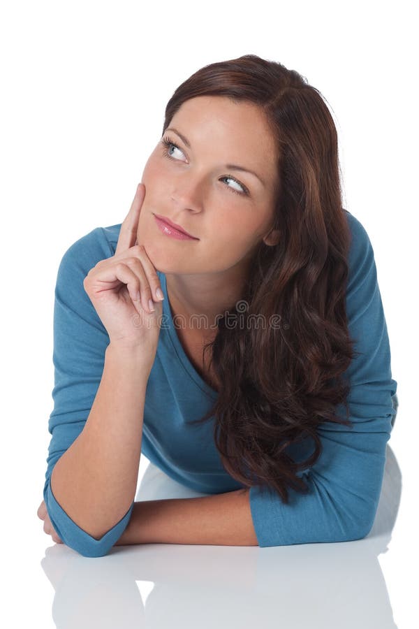 Что обозначает имя Даниэла: тайна, судьба и магия сильной личности