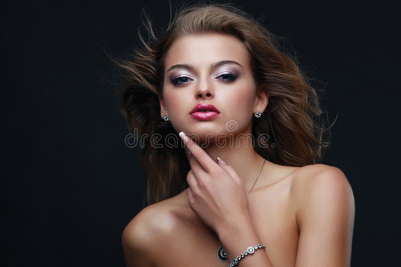 Ritratto della donna di fascino fotografia stock Ritratto della donna di fascino fotografia stock