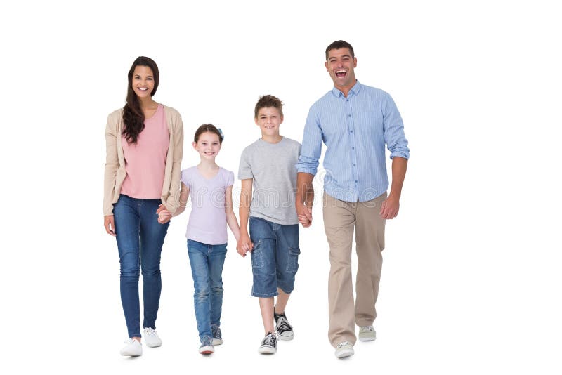 Ritratto della famiglia felice che cammina sopra il fondo bianco fotografie stock
