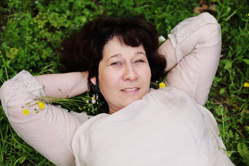 Ritratto Di Bei 45 Anni Della Donna Fotografia Stock Immagine di