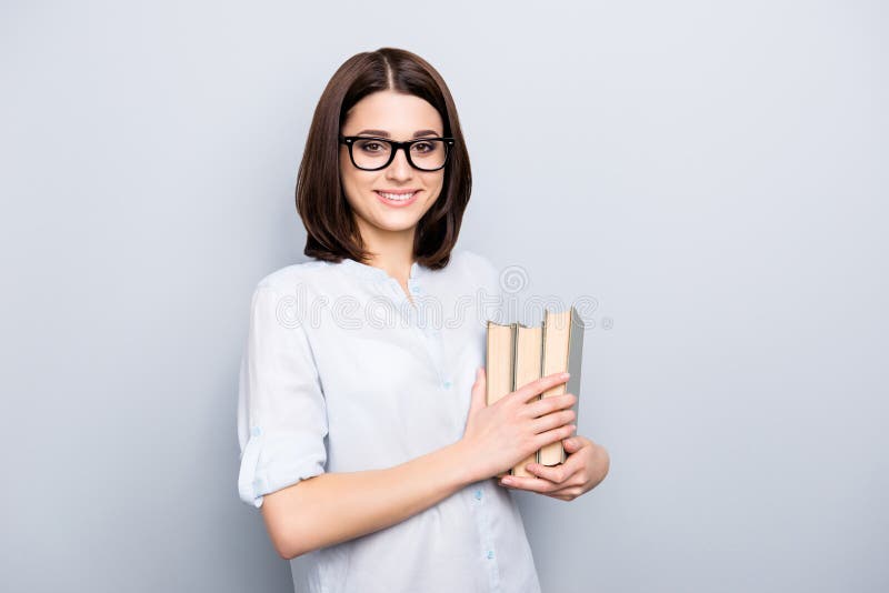 Ritratto di indicato da lettere, grazioso, incantare, alla moda, moderno, brunett fotografia stock