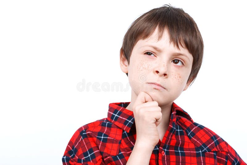 Ritratto di piccolo ragazzo emozionale fotografia stock libera da diritti Ritratto di piccolo ragazzo emozionale fotografia stock libera da diritti