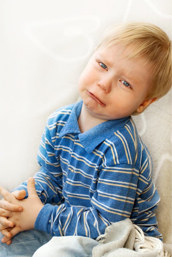 Ritratto di un bambino gridante immagine stock libera da diritti Ritratto di un bambino gridante immagine stock libera da diritti