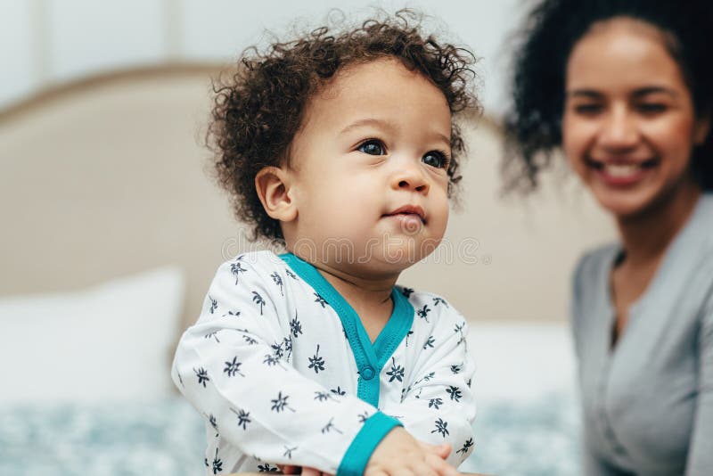 Ritratto di un neonato e di sua madre immagini stock