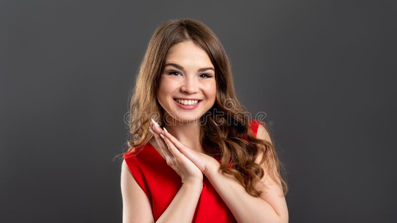 Ritratto femminile felice sorridendo fotografia stock
