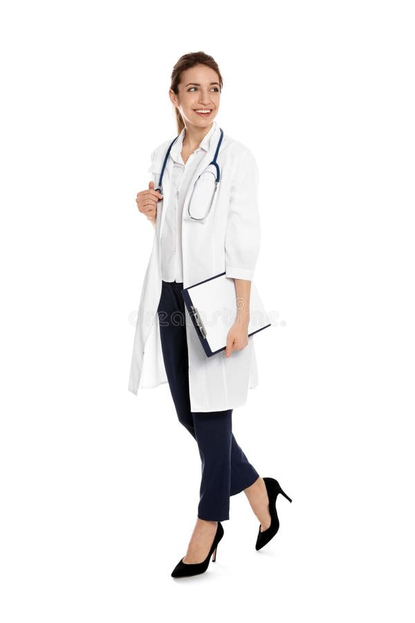 Ritratto integrale di medico con la lavagna per appunti e lo stetoscopio fotografie stock libere da diritti Ritratto integrale di medico con la lavagna per appunti e lo stetoscopio fotografie stock libere da diritti