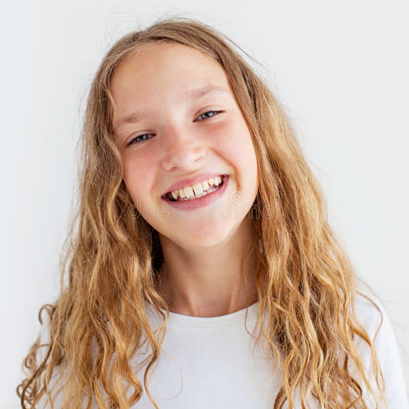 Ritratto, ragazza sorridente fotografie stock libere da diritti Ritratto, ragazza sorridente fotografie stock libere da diritti