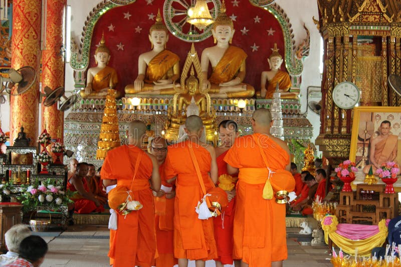Rituali buddisti fotografia editoriale. Immagine di laos 87853417