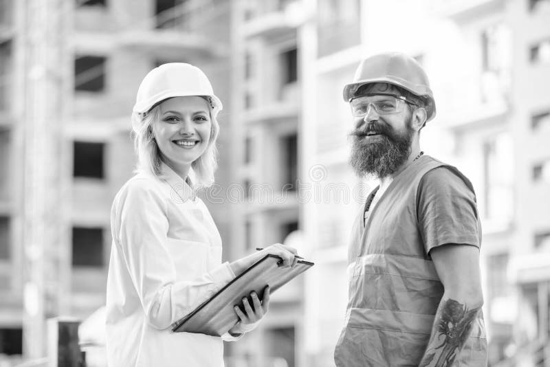 Riuscito concetto di affare Acquisto dei materiali da costruzione Industria dell'edilizia Rifornimento di costruzione stabilito c fotografia stock Riuscito concetto di affare Acquisto dei materiali da costruzione Industria dell'edilizia Rifornimento di costruzione stabilito c fotografia stock