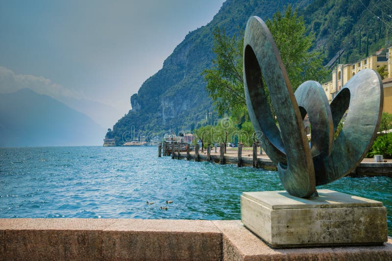 Riva del Garda Polizia Italia del Nord del lago fotografia stock Riva del Garda Polizia Italia del Nord del lago fotografia stock