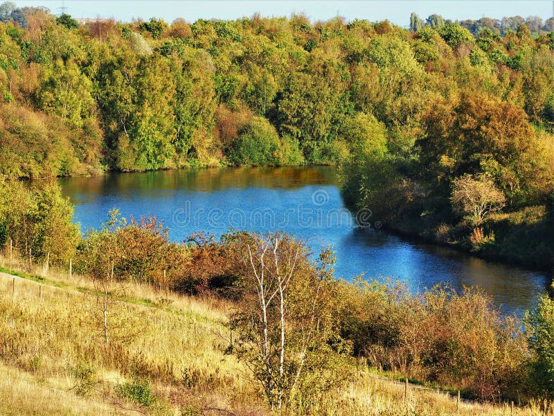 River Aire som ses från Fairburn Ings, Yorkshire, England arkivbilder River Aire som ses från Fairburn Ings, Yorkshire, England arkivbilder