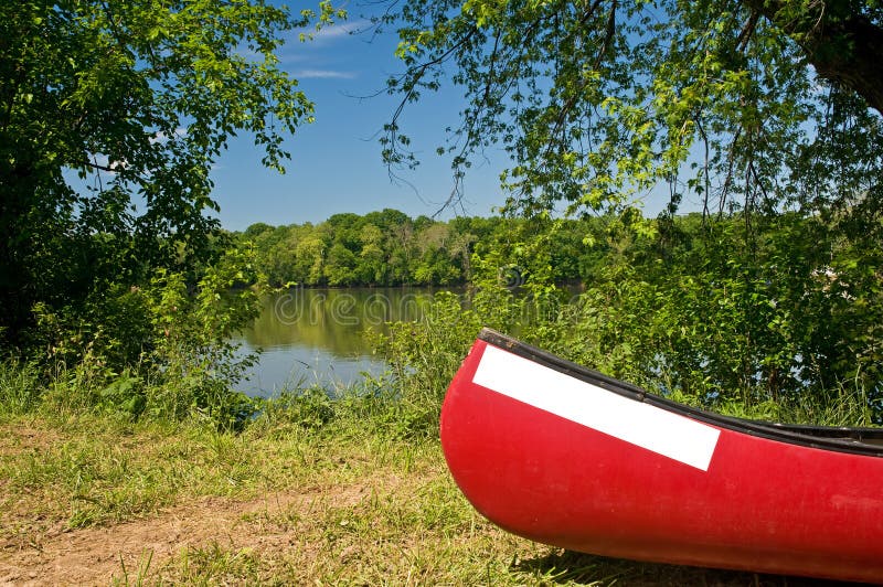 riverbank красного цвета каня стоковая фотография riverbank красного цвета каня стоковая фотография
