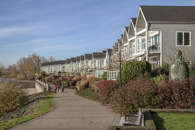 Riverfront Condominiums Properties Vancouver WA. Stock Image Image of residential, tree 102644951