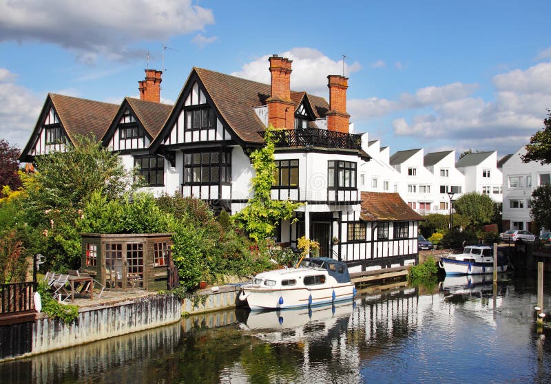 Riverside Houses and Moorings Stock Image Image of wealth, england