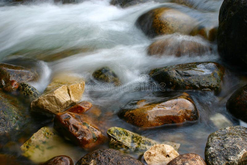 Rivier en Rotsen royalty-vrije stock fotografie Rivier en Rotsen royalty-vrije stock fotografie