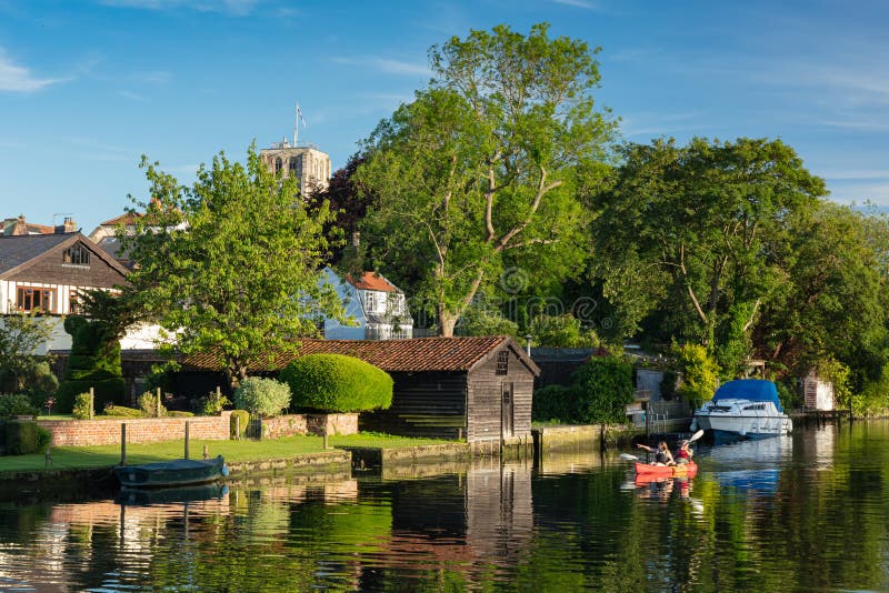 Rivier Waveney, Beccles, het UK, Juni 2019 stock afbeeldingen Rivier Waveney, Beccles, het UK, Juni 2019 stock afbeeldingen