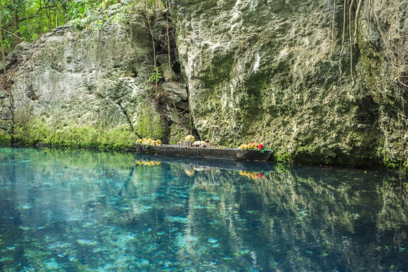 Parc de Xcaret, Mexique image stock éditorial. Image du roche 105806034