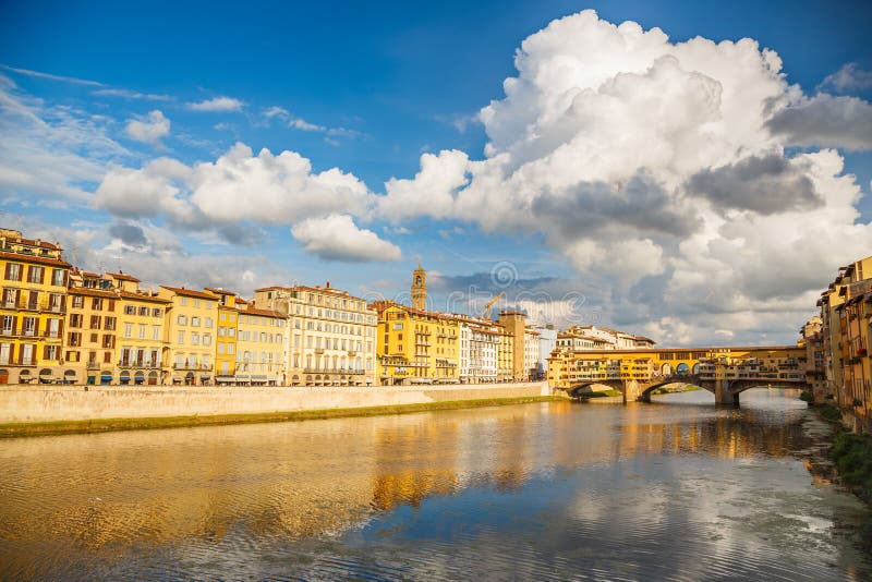 Rivière de l'Arno à Florence photo stock Rivière de l'Arno à Florence photo stock