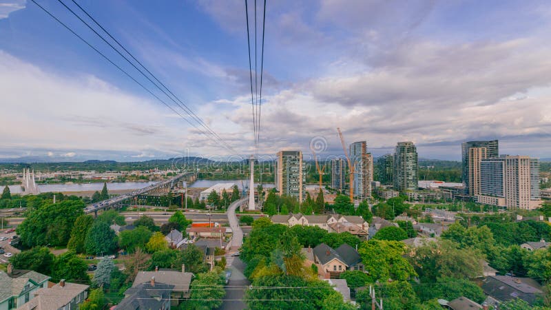 Rivière et paysage de Willamette de tram aérien à Portland, Etats-Unis photos stock Rivière et paysage de Willamette de tram aérien à Portland, Etats-Unis photos stock