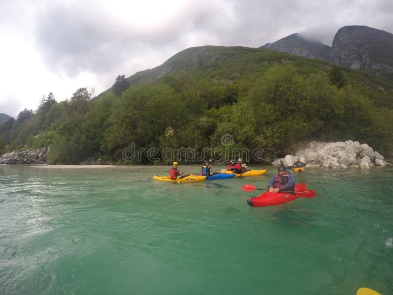 Rivière Kayaking de Soca photographie stock Rivière Kayaking de Soca photographie stock