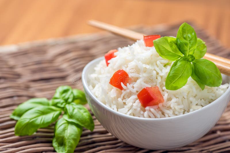 Riz Basmati Cuit Avec La Tomate Et Le Basilic Image stock Image du chinois, cuisine 66289795
