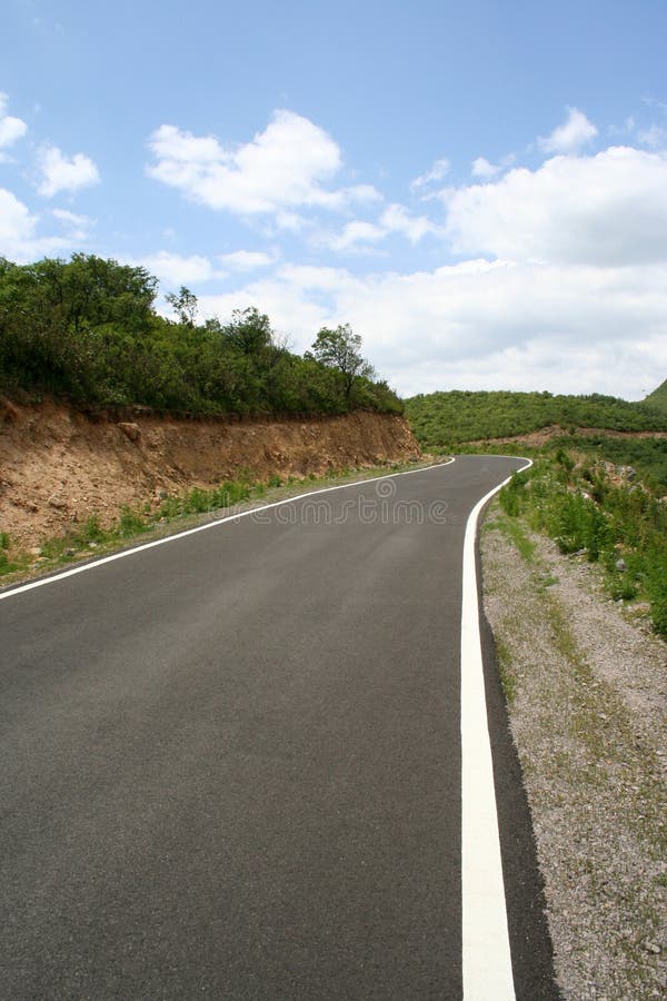 Road line and curve