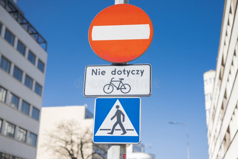 200 Pedestrian Crossing Bicycle Road Signs Stock Photos - Free