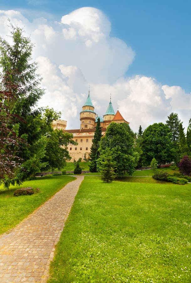 Road to Bojnice castle