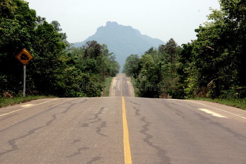 Road to mountain