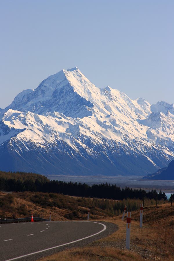 Road to Mt Cook