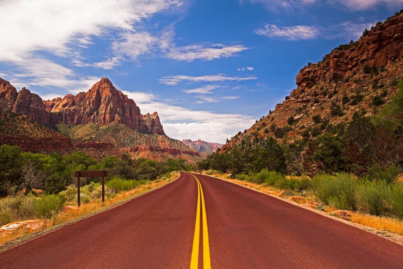 The road in Zion Canyon