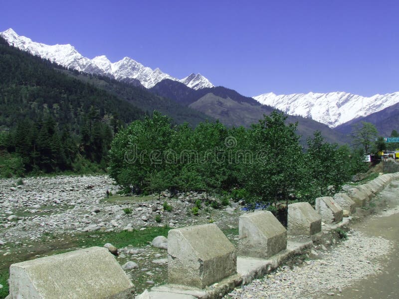 Roadside landscape in Manali