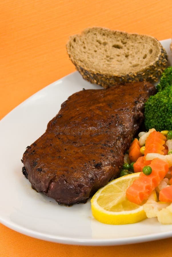 Roast Beef With Green Peas,broccoli,carrot. New Yo Picture. Image 8041168