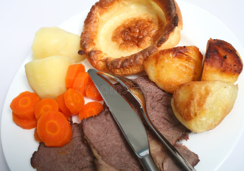 Roast beef sunday lunch stock photo. Image of plate, knife 7618044