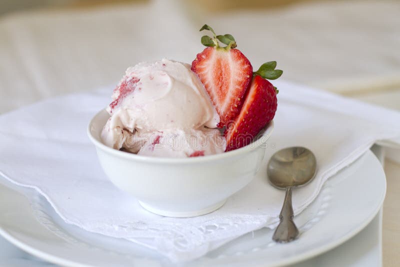 Roasted Strawberry Ice Cream royalty free stock photos