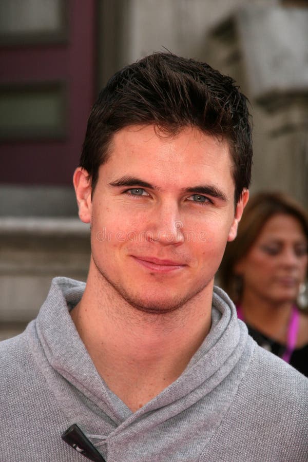 Robbie Amell Robbie Amell editorial stock photo. Image of october - 26360878