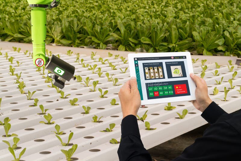 Robot 4 van de Iot slimme industrie 0 landbouwconcept, industriële agronoom die, landbouwer de technologie van de softwarekunstma royalty-vrije stock afbeelding Robot 4 van de Iot slimme industrie 0 landbouwconcept, industriële agronoom die, landbouwer de technologie van de softwarekunstma royalty-vrije stock afbeelding