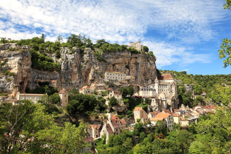 Panorámico de francés municipio de, metido en más alto de un rio.