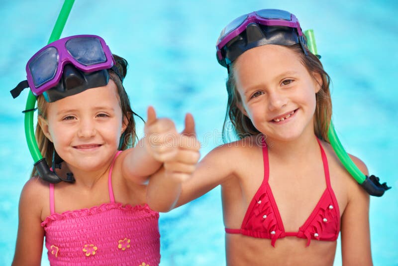 104 Dos Niños En Trajes De Baño Fotos de stock - Fotos libres de regalías de Dreamstime 104 Dos Niños En Trajes De Baño Fotos de stock - Fotos libres de regalías de Dreamstime